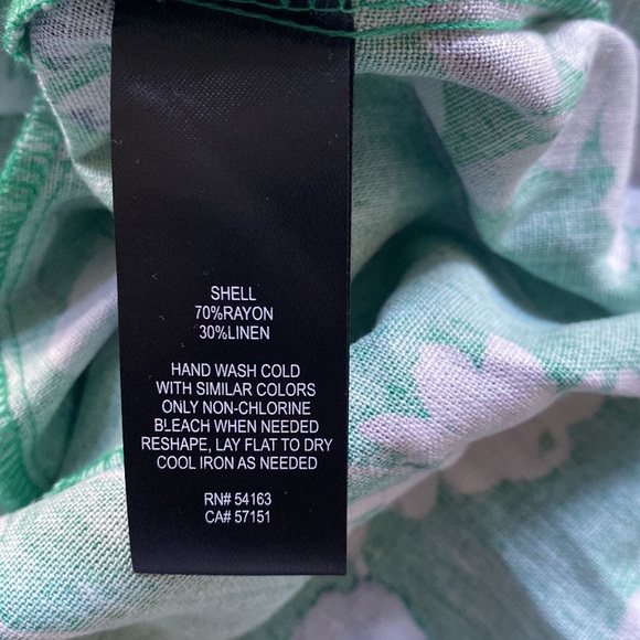 Jessica Howard Plus Size Point Collar Neck Sleeveless Floral Linen Shift Dress - Picture 10 of 11